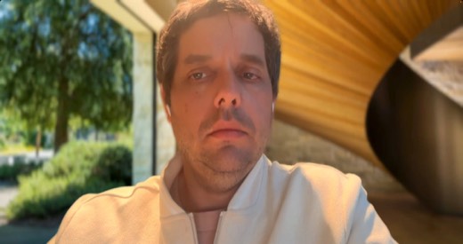 Tony Jones webcam, outdoors, neutral expression (cont.)
